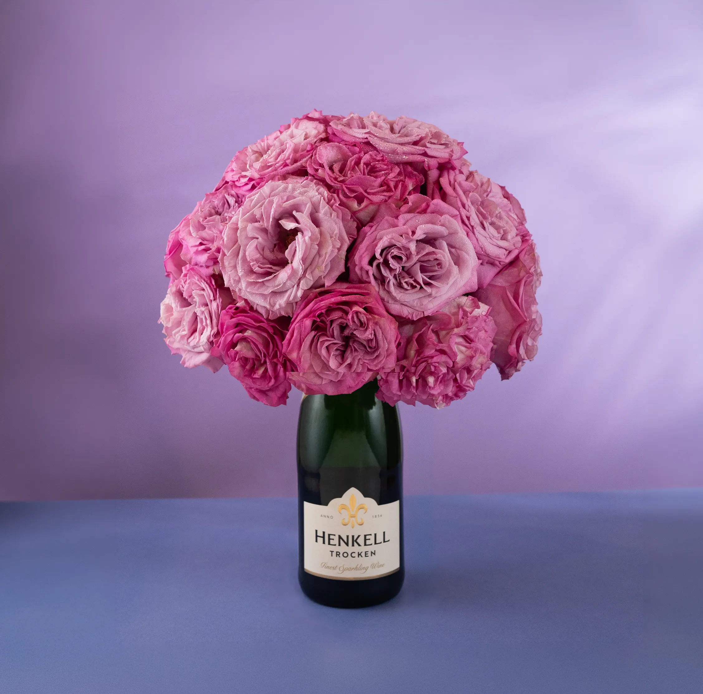 BotellaVinoEspumosoHenkellConFlores